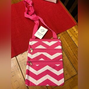 ❤️Valentine’s Day! Vibrant Pink Chevron Crossbody Bag